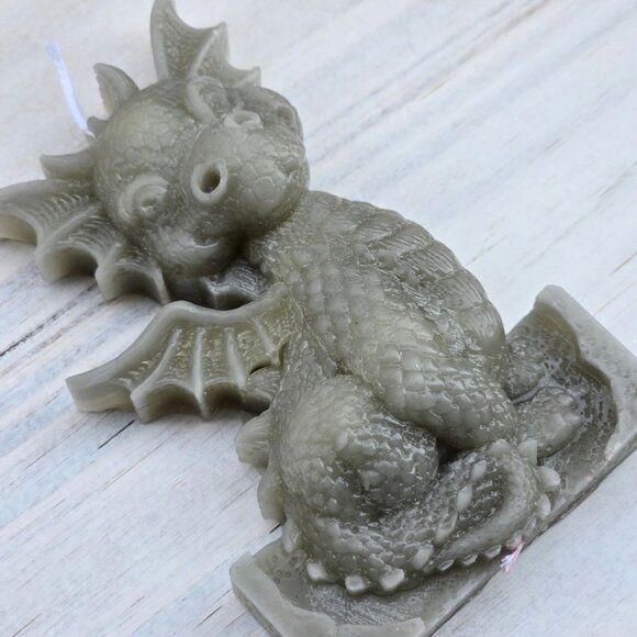 Handmade ✦ Grey Dragon Candle ✦ Soy Wax w/ Cinnamon | Fantasy Familiar Decor - Picture 8 of 10